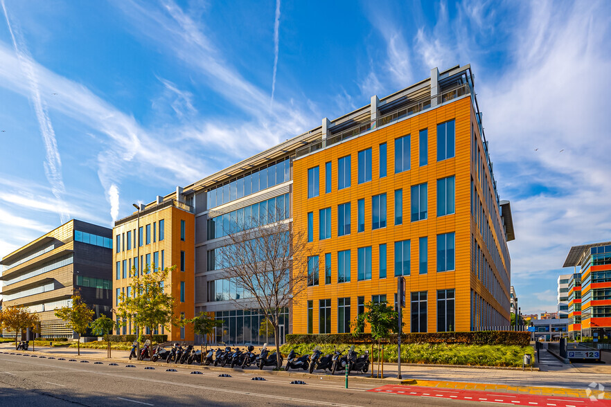 Avinguda Del Maresme, 14T, Cornellà De Llobregat, Barcelona en alquiler - Foto del edificio - Imagen 2 de 4