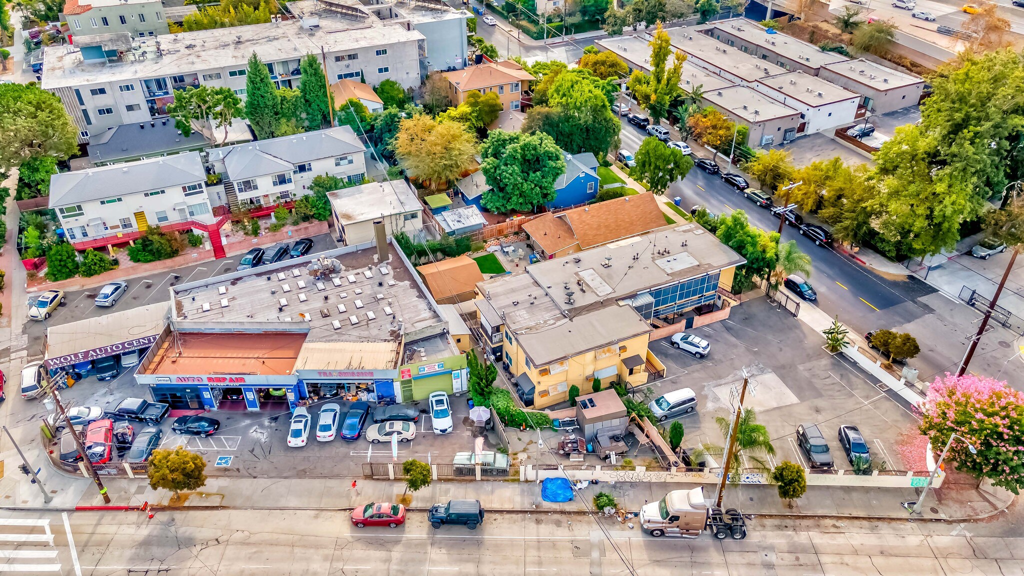 Silver Lake Retail & Multi-Family cartera de 2 inmuebles en venta en LoopNet.es Foto del edificio- Imagen 1 de 19