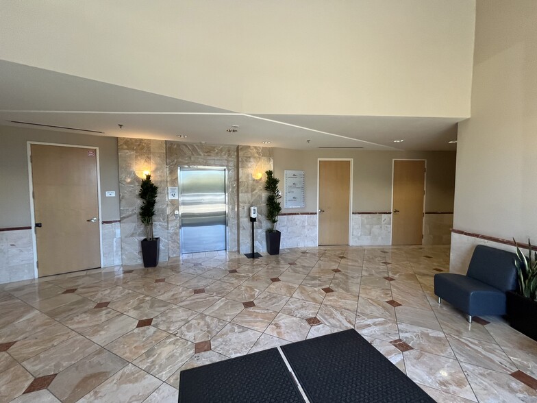 1061 Tierra Del Rey, Chula Vista, CA en venta - Foto del edificio - Imagen 3 de 13