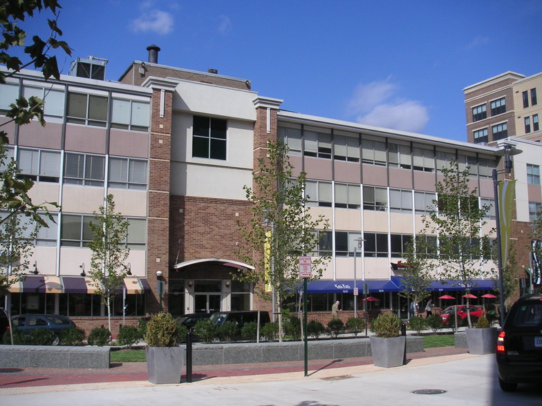 450 W Broad St, Falls Church, VA en alquiler - Foto del edificio - Imagen 2 de 5