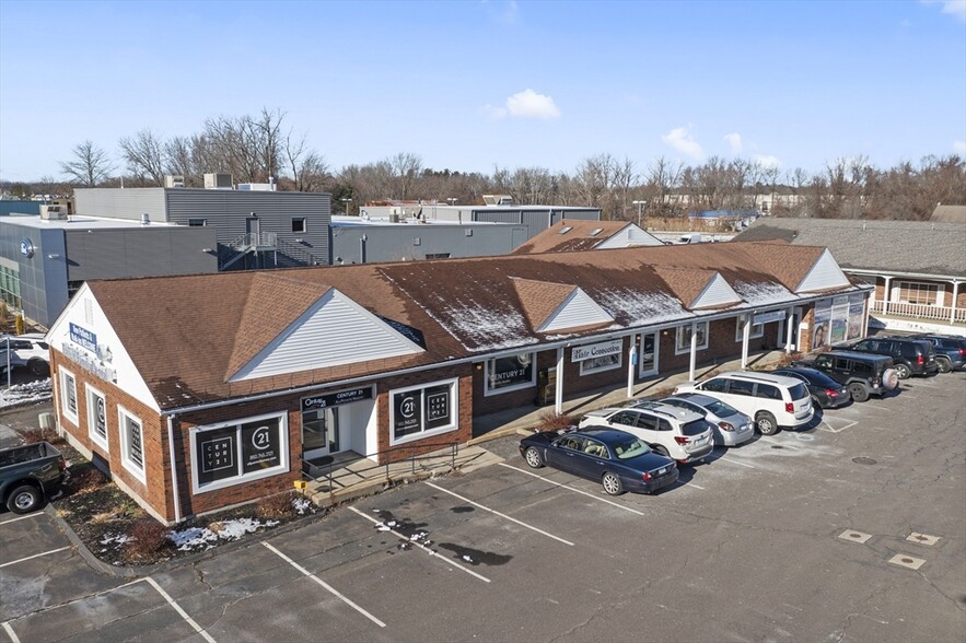 71 Hazard Ave, Enfield, CT en venta - Foto del edificio - Imagen 1 de 25