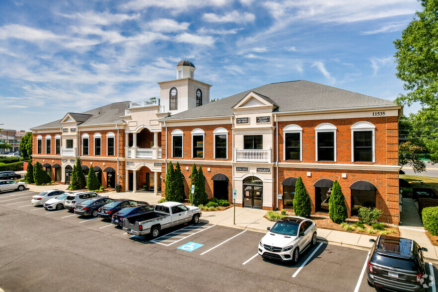 11535 Carmel Commons Blvd, Charlotte, NC en alquiler - Foto del edificio - Imagen 2 de 4