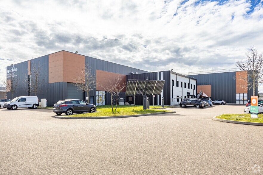 Flex en Saint-Priest en alquiler - Foto del edificio - Imagen 2 de 2