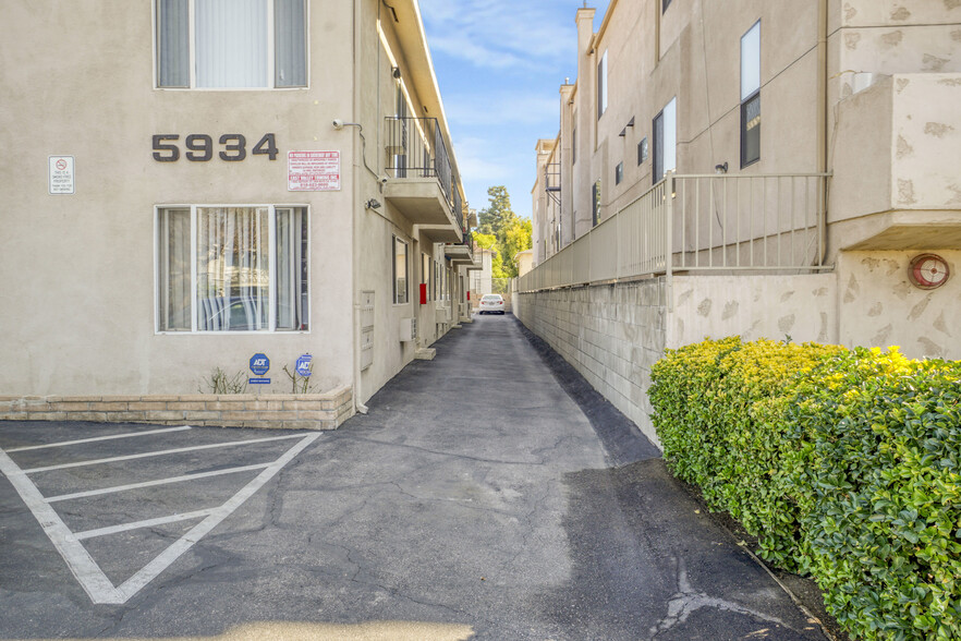 5934 Woodman Ave, Van Nuys, CA en venta - Foto del edificio - Imagen 3 de 10