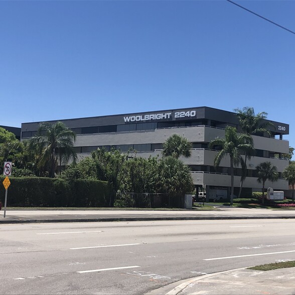 2240 W Woolbright Rd, Boynton Beach, FL en alquiler - Foto del edificio - Imagen 1 de 5