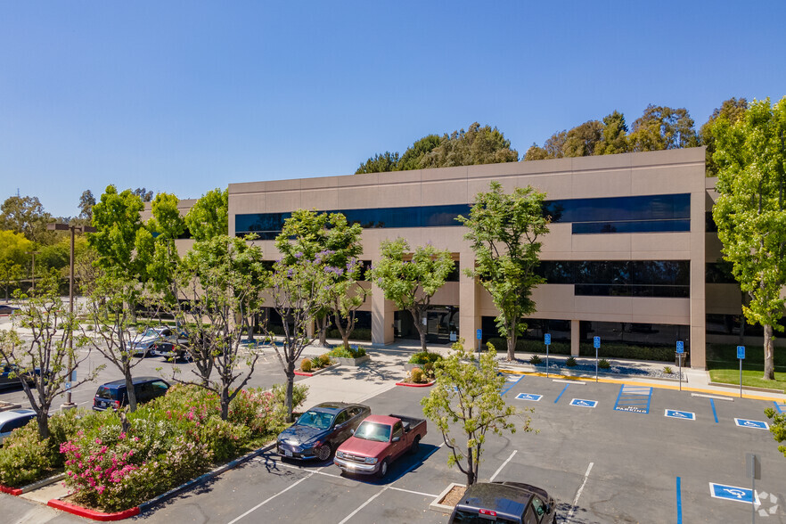 1200 Corporate Center Dr, Monterey Park, CA en alquiler - Foto del edificio - Imagen 2 de 4