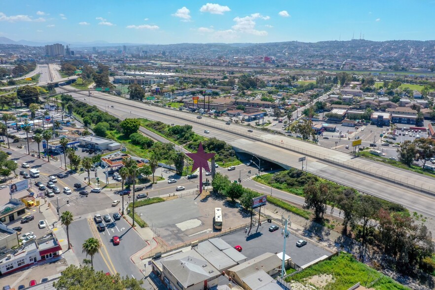 120 W San Ysidro Blvd, San Diego, CA en venta - Foto del edificio - Imagen 3 de 4