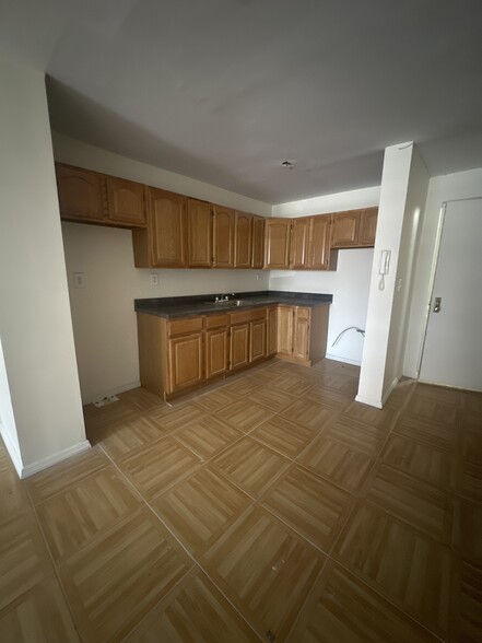 6910 Avenue U, Brooklyn, NY en alquiler - Foto del interior - Imagen 3 de 22