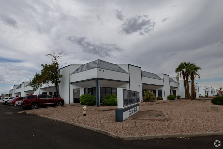 3334-3432 W Wilshire Dr, Phoenix, AZ en alquiler - Foto principal - Imagen 1 de 18