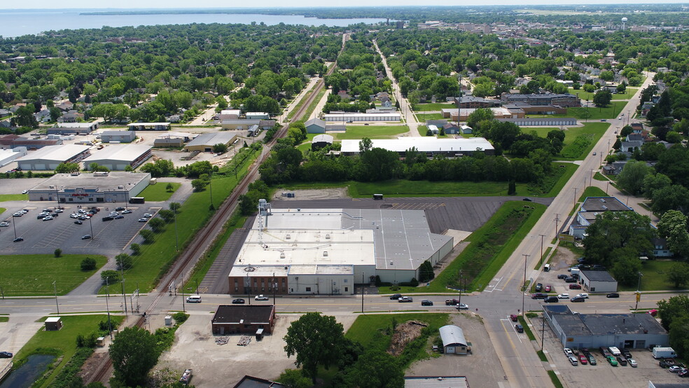 413 E Murdock Ave, Oshkosh, WI en alquiler - Foto del edificio - Imagen 2 de 14