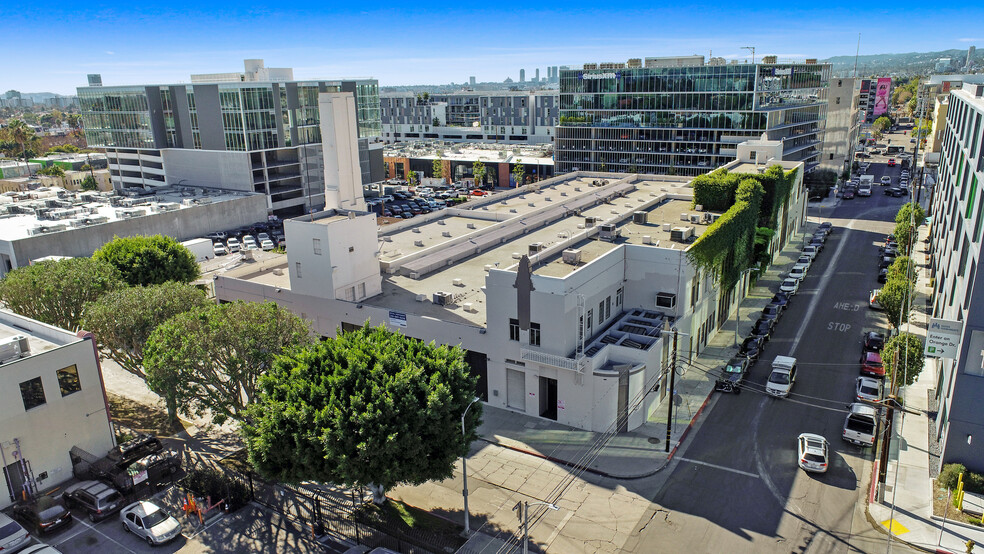 7000 Romaine St, Los Angeles, CA en alquiler - Foto del edificio - Imagen 3 de 35