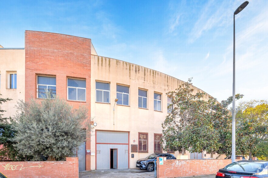 Nave en Mataró, Barcelona en alquiler - Foto del edificio - Imagen 2 de 3