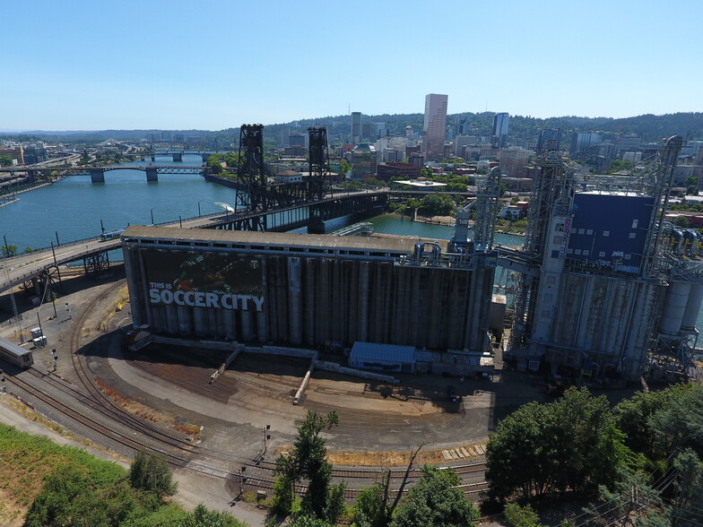 900 N Thunderbird Way, Portland, OR en venta - Foto del edificio - Imagen 3 de 17