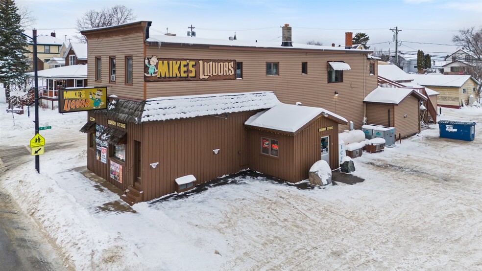 401 E Sheridan St, Ely, MN en venta - Foto del edificio - Imagen 2 de 58