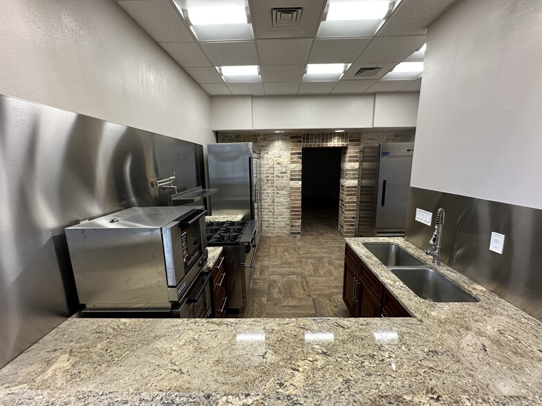 2111 S Hackberry St, San Antonio, TX en venta - Foto del interior - Imagen 2 de 17