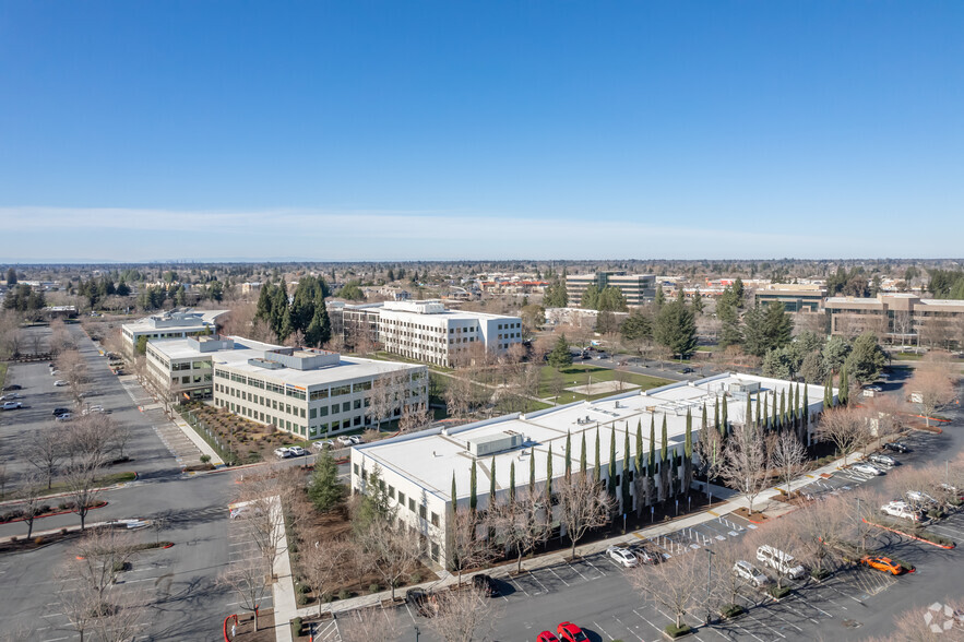 10860 Gold Center Dr, Rancho Cordova, CA en alquiler - Foto del edificio - Imagen 1 de 39