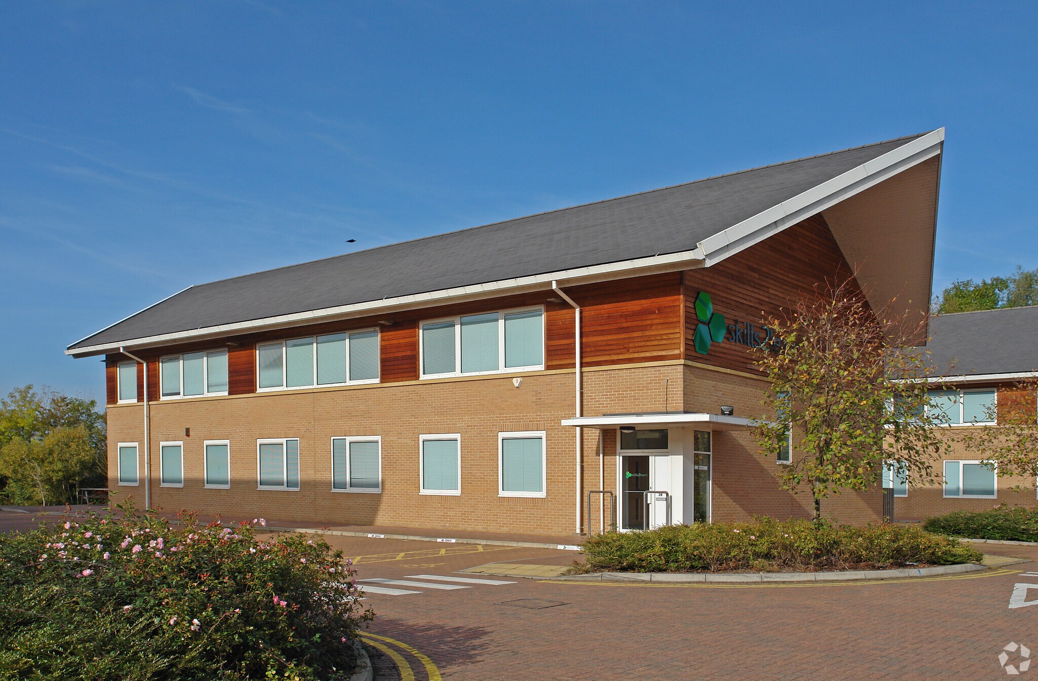 3-3B Opal Dr, Milton Keynes en venta Foto principal- Imagen 1 de 4