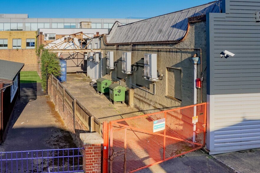 193 London Rd, Staines en venta - Foto del edificio - Imagen 3 de 3