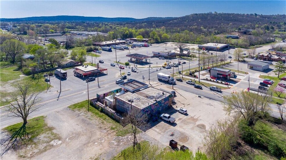 1431 S School Ave, Fayetteville, AR en venta - Foto del edificio - Imagen 1 de 1