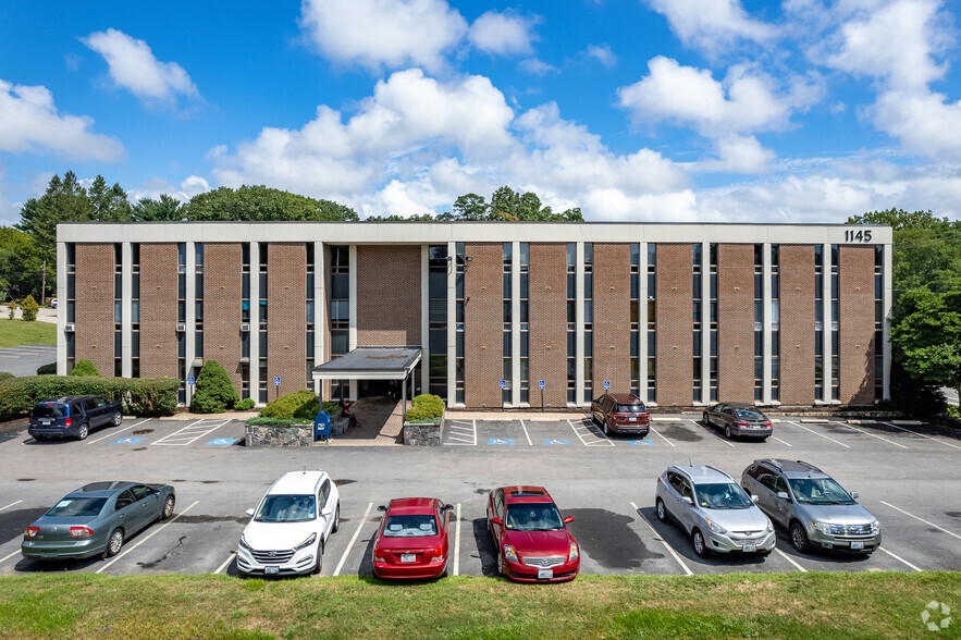 1145 Reservoir Ave, Cranston, RI en alquiler - Foto del edificio - Imagen 3 de 6