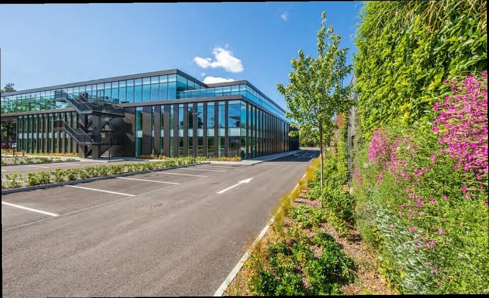 Roxborough Way, Maidenhead en alquiler - Foto del edificio - Imagen 3 de 12