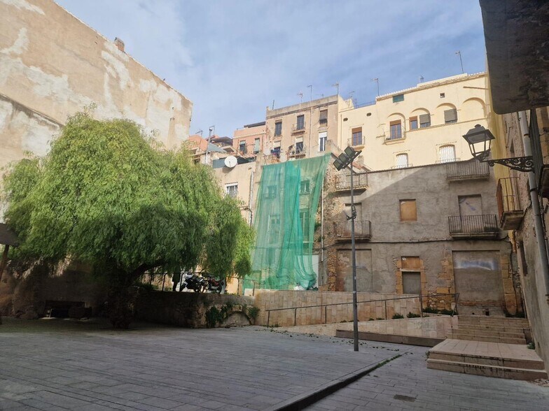 Edificio residencial en Tarragona, Tarragona en venta - Foto del edificio - Imagen 2 de 7