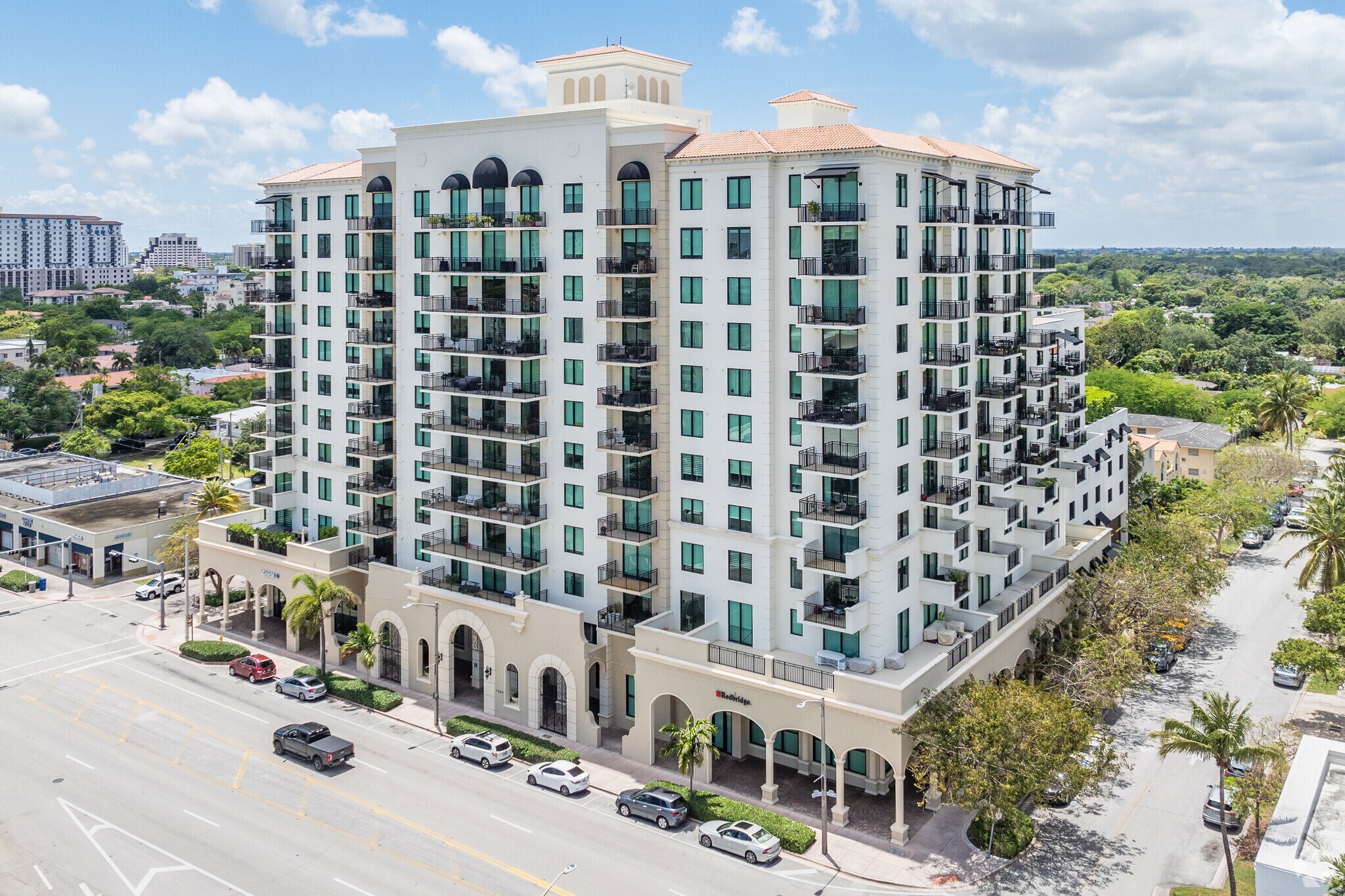 1300 Ponce De Leon Blvd, Coral Gables, FL en venta Foto del edificio- Imagen 1 de 1