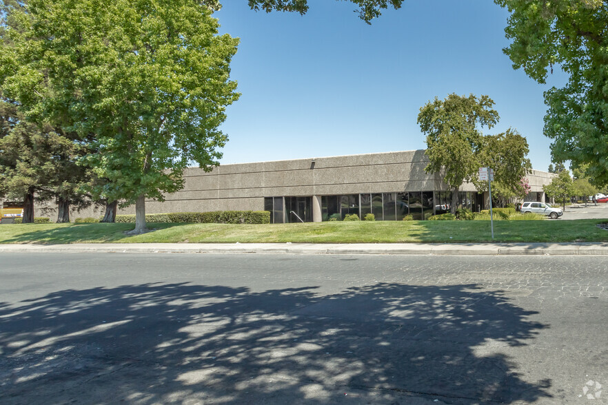 3951 Research Dr, Sacramento, CA en alquiler - Foto del edificio - Imagen 2 de 6