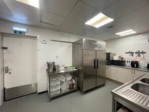 7-13 Provost Watt Dr, Aberdeen en alquiler Foto del interior- Imagen 2 de 2