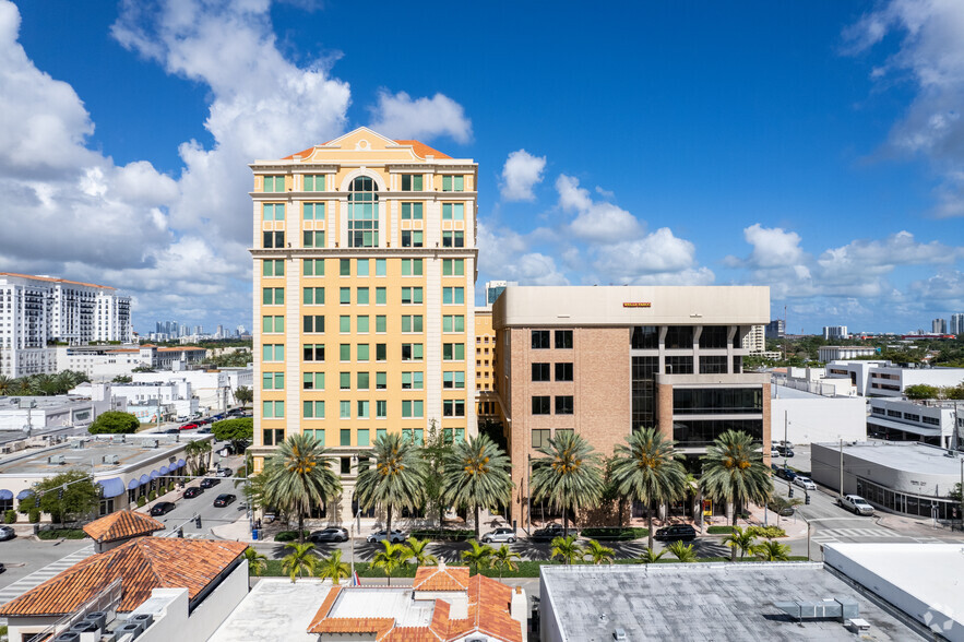 2525 Ponce de Leon Blvd, Coral Gables, FL en alquiler - Foto del edificio - Imagen 3 de 18