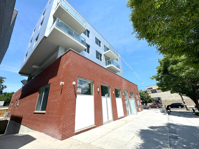 150-23 Barclay Ave, Flushing, NY en alquiler - Foto del edificio - Imagen 3 de 4