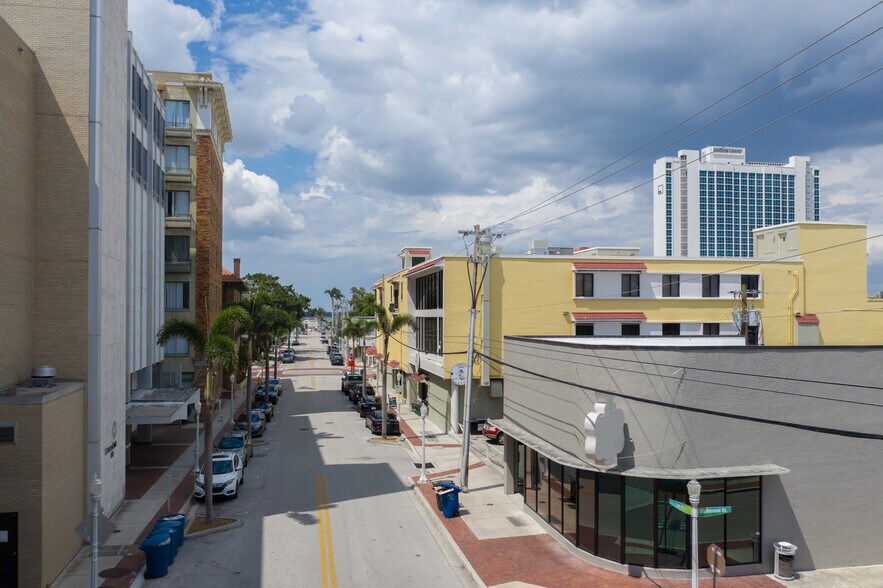 1529-1531 Lee St, Fort Myers, FL en venta - Foto del edificio - Imagen 3 de 26
