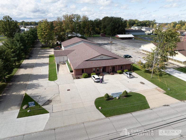 561 Ternes Ln, Elyria, OH en alquiler - Foto del edificio - Imagen 1 de 9