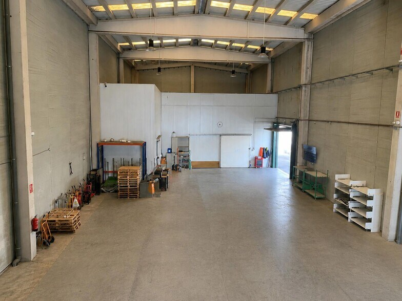Nave en Torrejón de Ardoz, Madrid en venta - Foto del edificio - Imagen 3 de 12