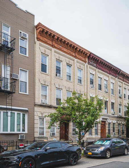 262 Withers St, Brooklyn, NY en venta - Foto del edificio - Imagen 3 de 8