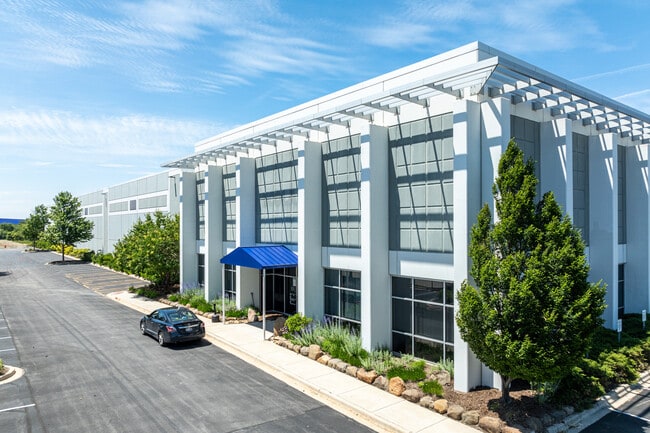 Más detalles de 4101 Olympic Blvd, Joliet, IL - Nave en alquiler