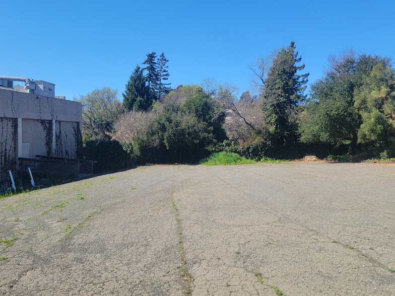 425 Appian Way, El Sobrante, CA en venta - Foto del edificio - Imagen 3 de 10