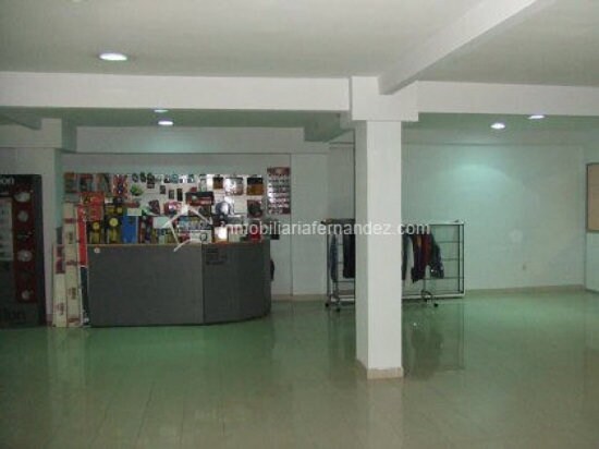 Local en Cáceres en venta - Foto del edificio - Imagen 3 de 8