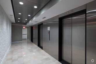 14 NE 1st Ave, Miami, FL en alquiler Foto del interior- Imagen 1 de 14