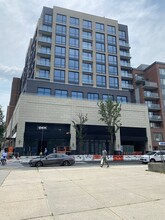 10706 Queens Blvd, Forest Hills, NY en alquiler Foto del edificio- Imagen 2 de 4