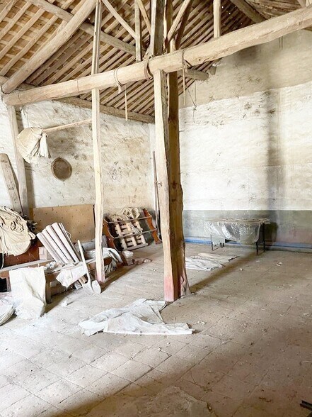 Local en Palaciosrubios en venta - Foto del edificio - Imagen 1 de 4