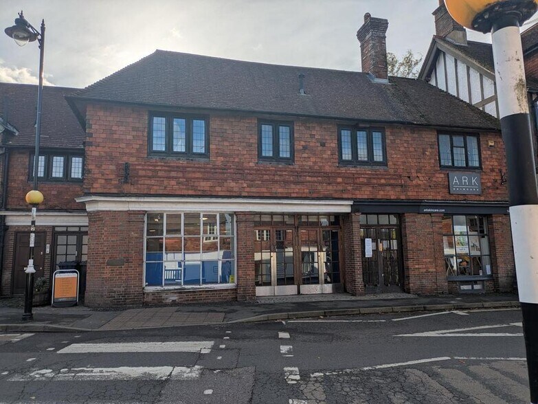 14-14A High St, Haslemere en alquiler - Foto del edificio - Imagen 2 de 7
