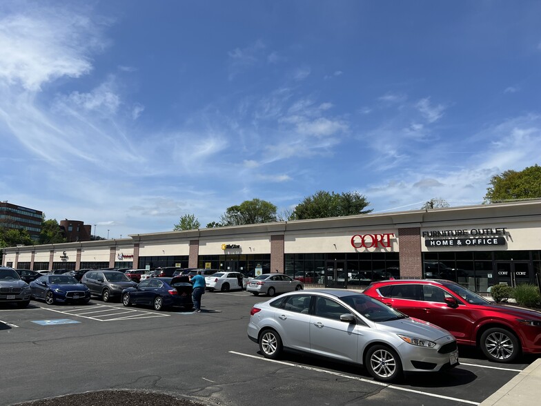 880 Broadway, Saugus, MA en alquiler - Foto del edificio - Imagen 1 de 9