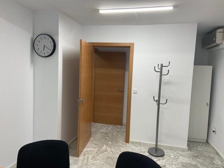 Oficina en Cáceres, Cáceres en alquiler - Foto del edificio - Imagen 3 de 6