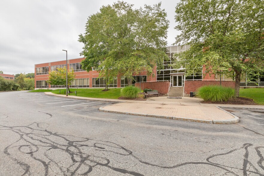 35 New England Business Center Dr, Andover, MA en alquiler - Foto del edificio - Imagen 3 de 13