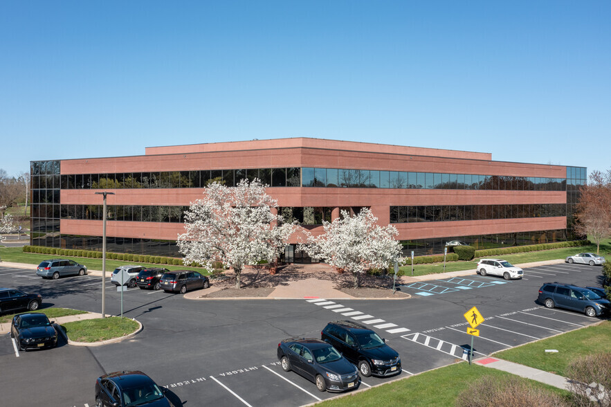 103 Morgan Ln, Plainsboro, NJ en alquiler - Foto del edificio - Imagen 2 de 8