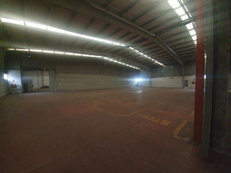 Nave en Alcalá de Guadaíra, Sevilla en alquiler - Foto del edificio - Imagen 3 de 9