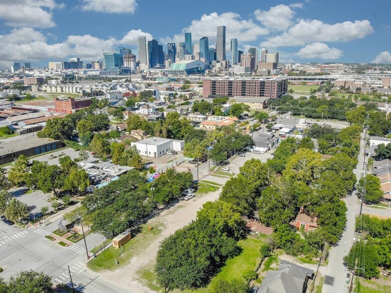 305 N Live Oak St, Houston, TX en venta - Foto del edificio - Imagen 2 de 16