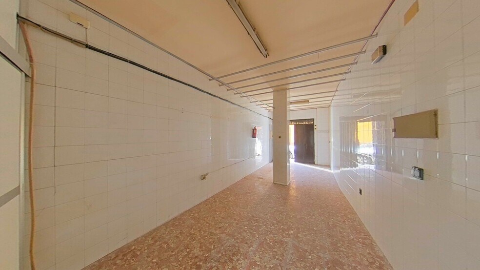 Local en Andújar en venta - Foto del edificio - Imagen 3 de 22