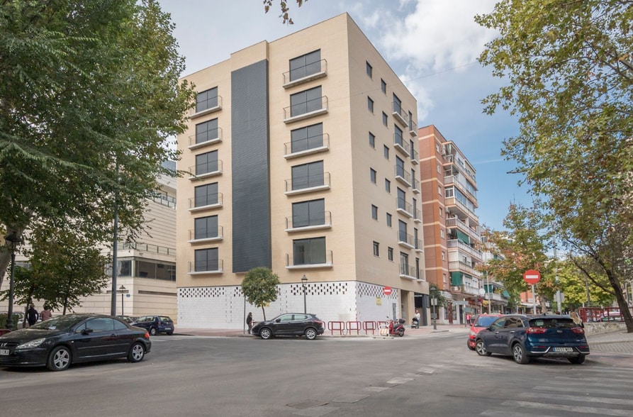 Calle Huesca, 6, Móstoles, Madrid en alquiler - Foto del edificio - Imagen 2 de 4